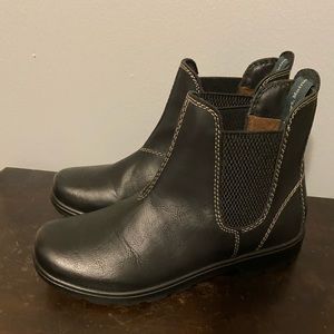Eastland Chelsea Boot in like new condition.